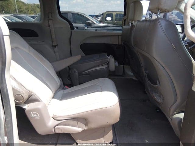 2020 CHRYSLER VOYAGER LXI 8