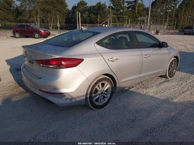 2017 HYUNDAI ELANTRA SE 4