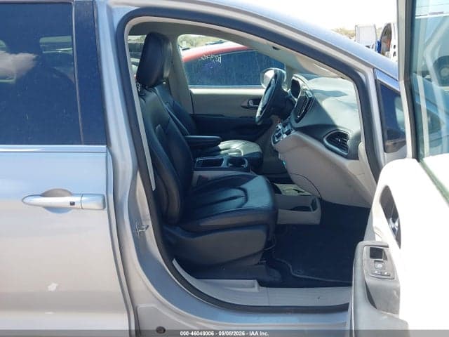 2023 CHRYSLER PACIFICA TOURING L 5