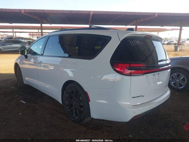 2025 CHRYSLER PACIFICA LIMITED 3