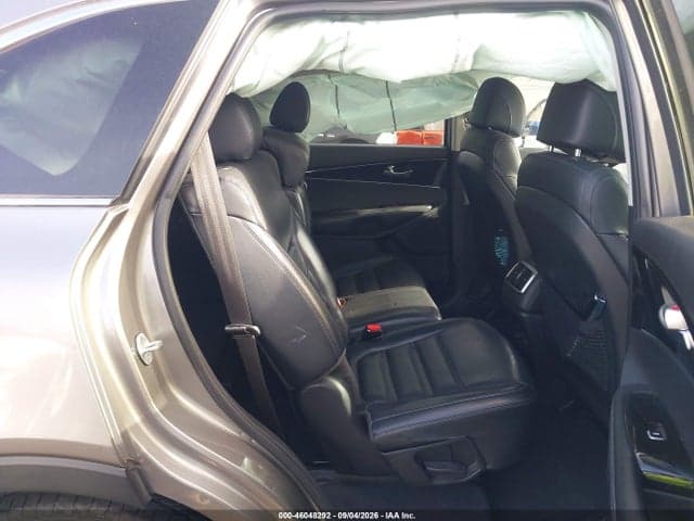 2017 KIA SORENTO 2.4L LX 8