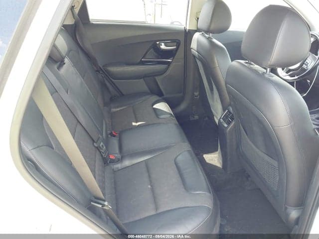 2017 KIA NIRO EX 8