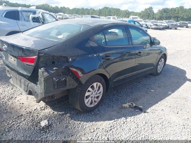 2018 HYUNDAI ELANTRA SE 4
