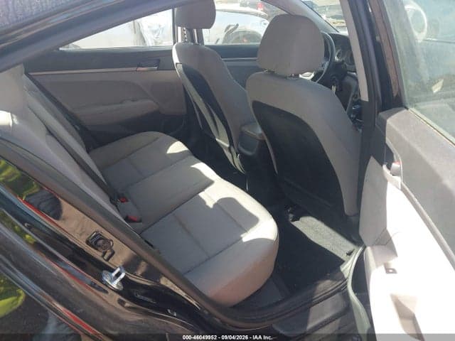 2018 HYUNDAI ELANTRA SE 8