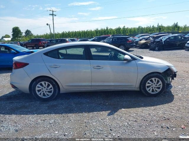 2019 HYUNDAI ELANTRA SE 8