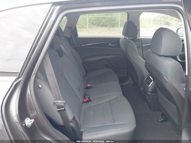 2018 KIA SORENTO 2.4L LX 8