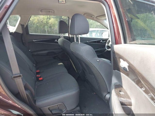 2019 KIA SORENTO 2.4L LX 8