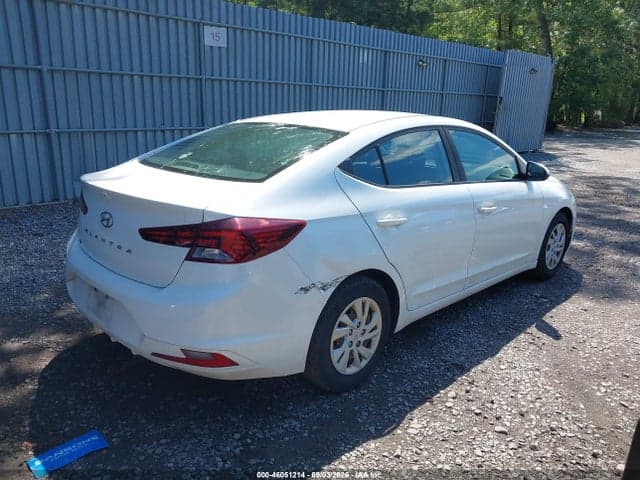 2019 HYUNDAI ELANTRA SE 4