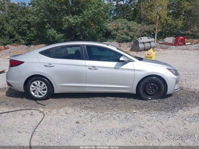 2019 HYUNDAI ELANTRA SE 14