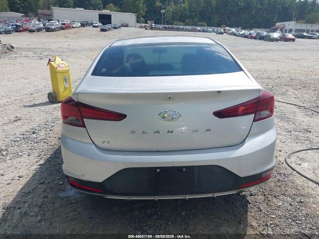 2019 HYUNDAI ELANTRA SE 17