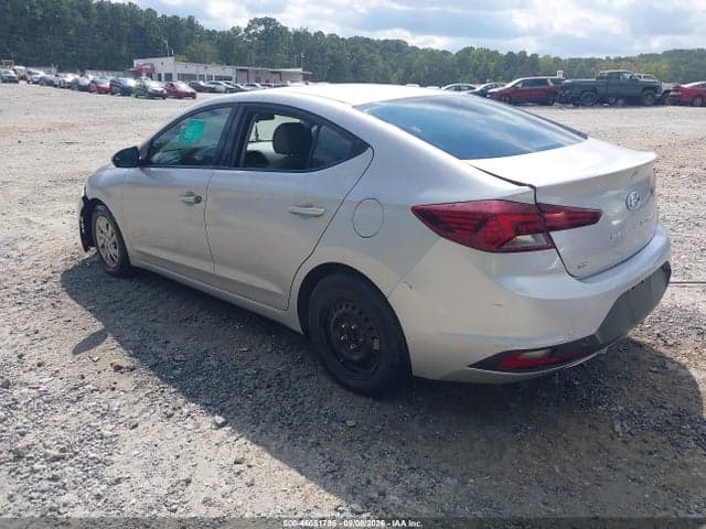 2019 HYUNDAI ELANTRA SE 3
