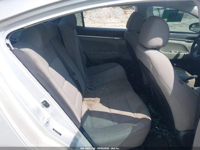 2019 HYUNDAI ELANTRA SE 8