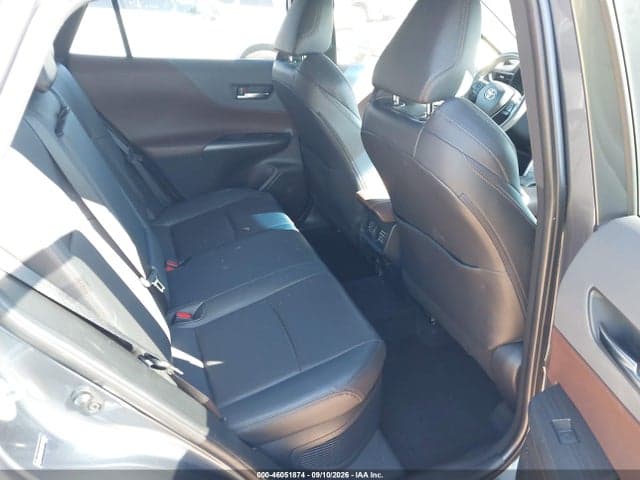 2021 TOYOTA VENZA XLE 8