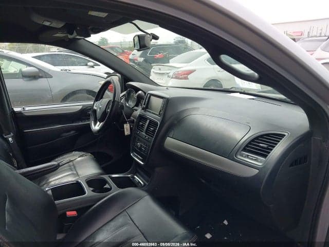2017 DODGE GRAND CARAVAN GT 5