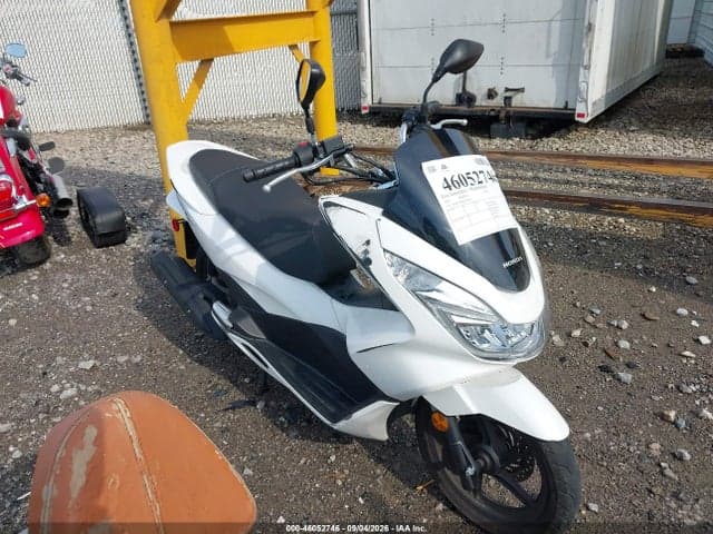 2017 HONDA PCX 150 1