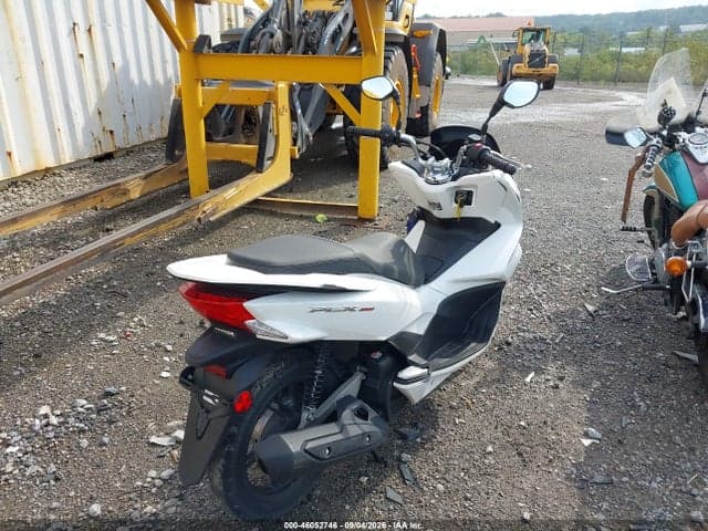 2017 HONDA PCX 150 4