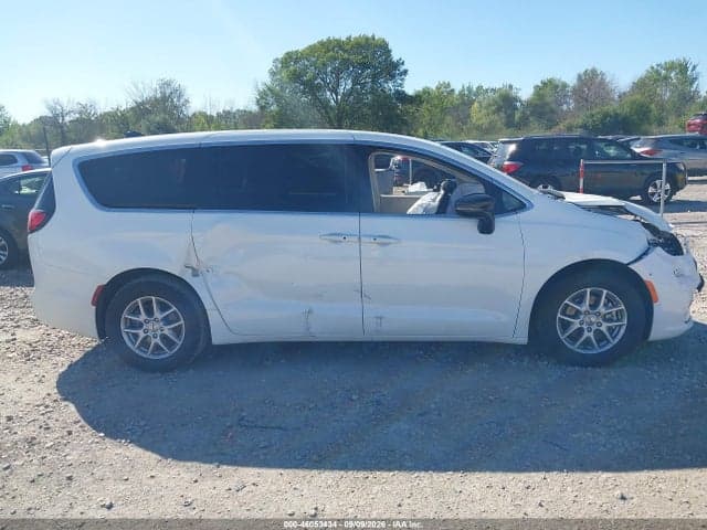 2024 CHRYSLER PACIFICA TOURING L 12