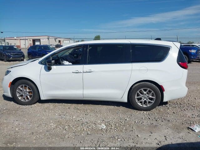 2024 CHRYSLER PACIFICA TOURING L 13
