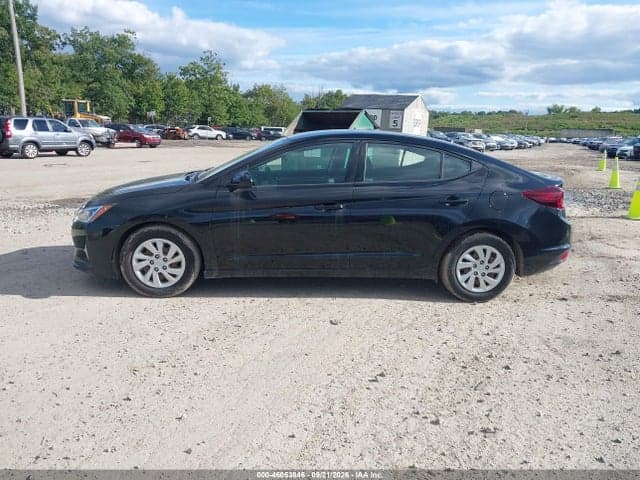 2019 HYUNDAI ELANTRA SE 16