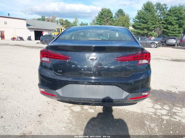 2019 HYUNDAI ELANTRA SE 18