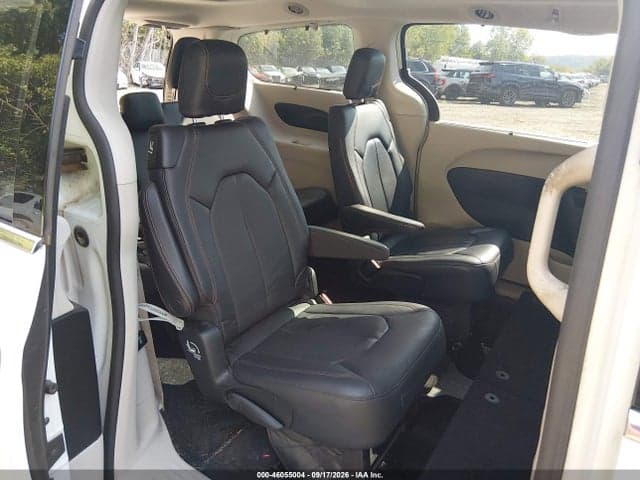 2019 CHRYSLER PACIFICA TOURING L PLUS 8