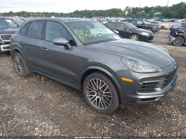 2021 PORSCHE CAYENNE 1