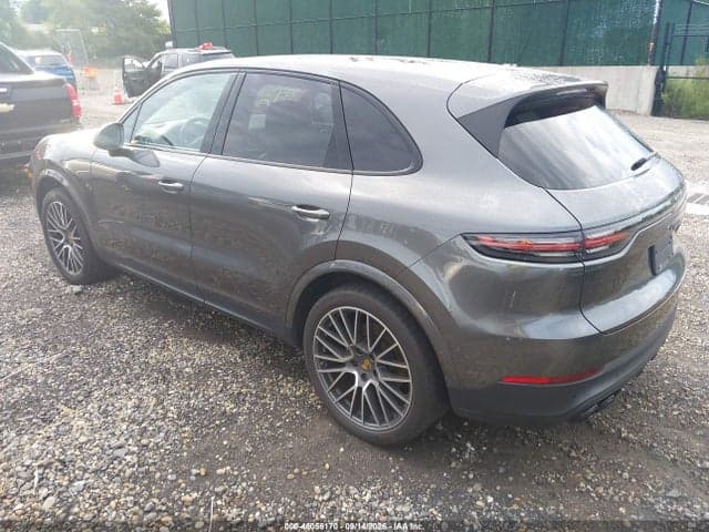 2021 PORSCHE CAYENNE 3