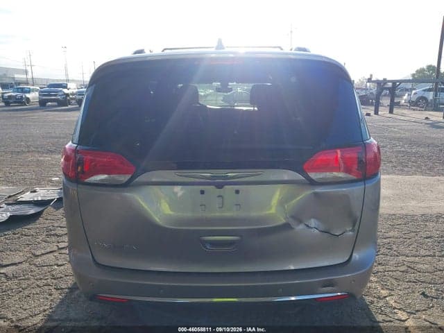 2018 CHRYSLER PACIFICA TOURING L 16
