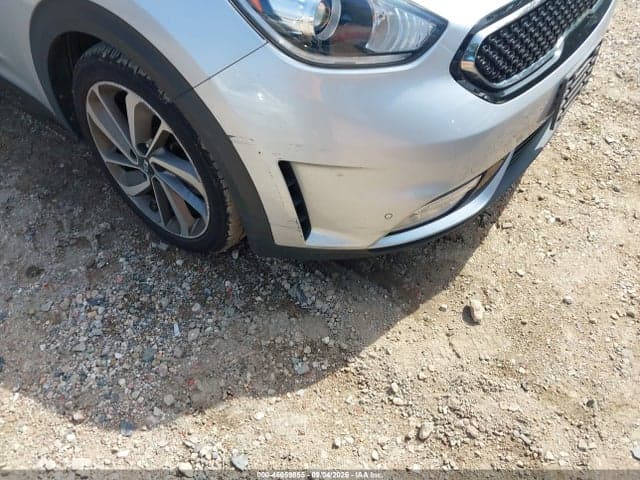 2017 KIA NIRO TOURING 6