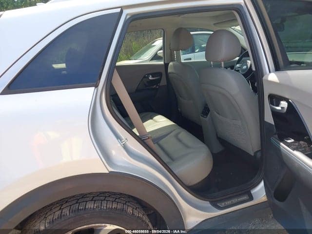 2017 KIA NIRO TOURING 8