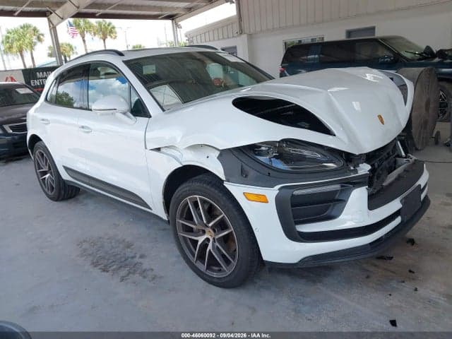 2022 PORSCHE MACAN 1