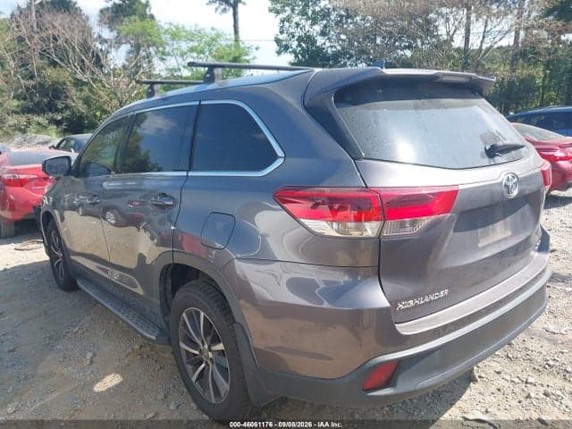 2017 TOYOTA HIGHLANDER XLE 3