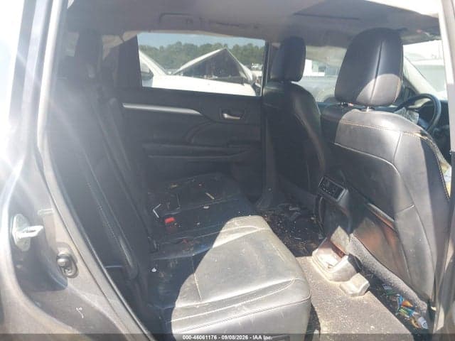 2017 TOYOTA HIGHLANDER XLE 8