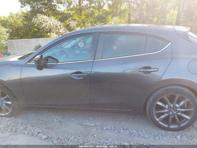 2018 MAZDA MAZDA3 TOURING 14