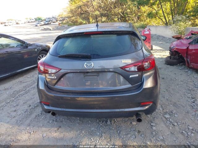 2018 MAZDA MAZDA3 TOURING 16