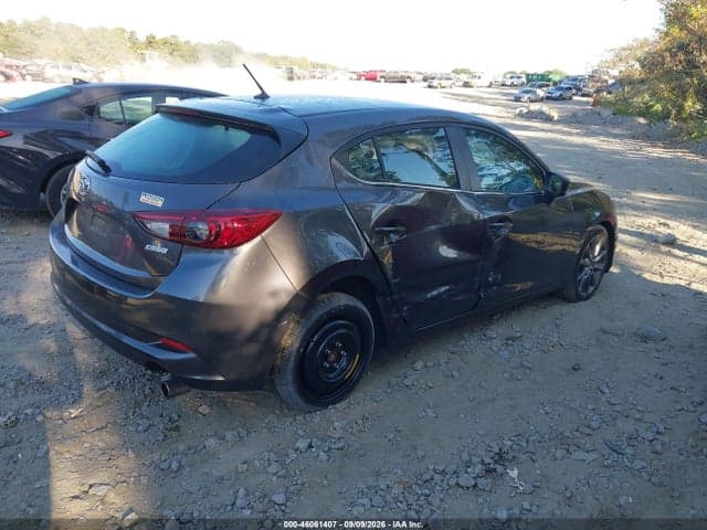 2018 MAZDA MAZDA3 TOURING 4