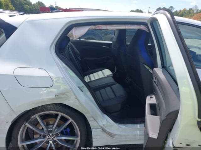 2024 VOLKSWAGEN GOLF R 2.0T 8