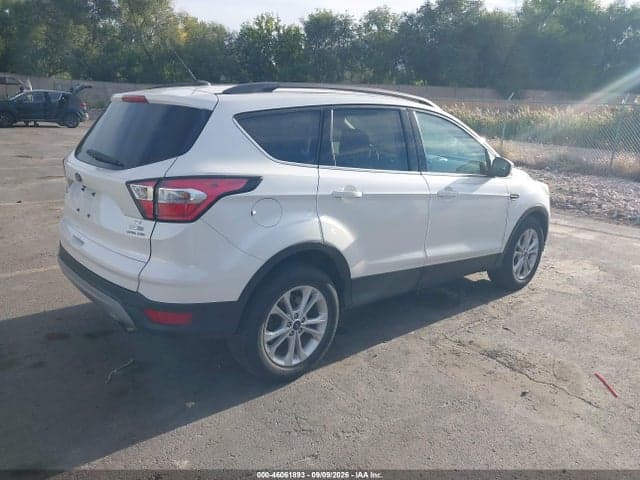2017 FORD ESCAPE SE 4
