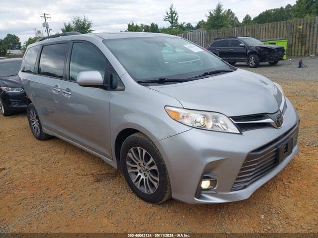 2020 TOYOTA SIENNA XLE PREMIUM 1