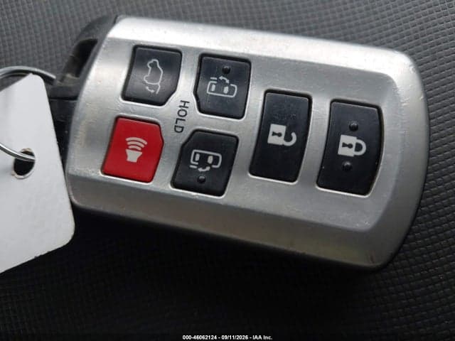 2020 TOYOTA SIENNA XLE PREMIUM 11