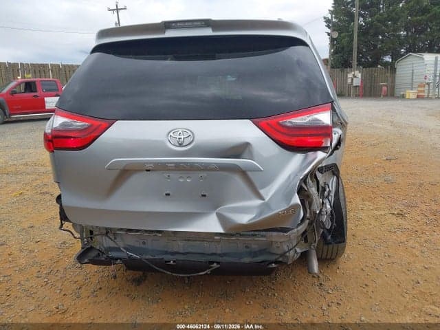 2020 TOYOTA SIENNA XLE PREMIUM 17