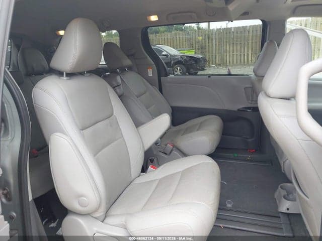 2020 TOYOTA SIENNA XLE PREMIUM 8