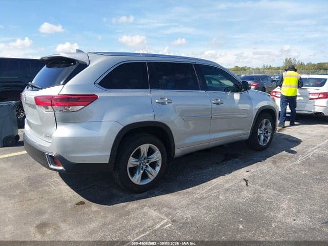 2018 TOYOTA HIGHLANDER LIMITED 4