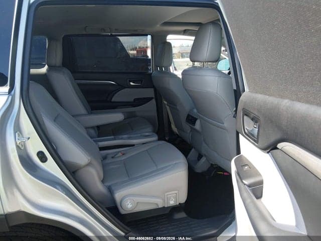 2018 TOYOTA HIGHLANDER LIMITED 8