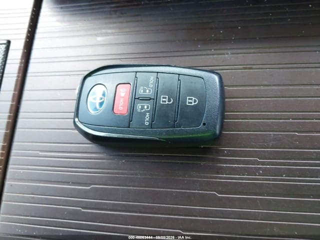 2021 TOYOTA SIENNA LE 11