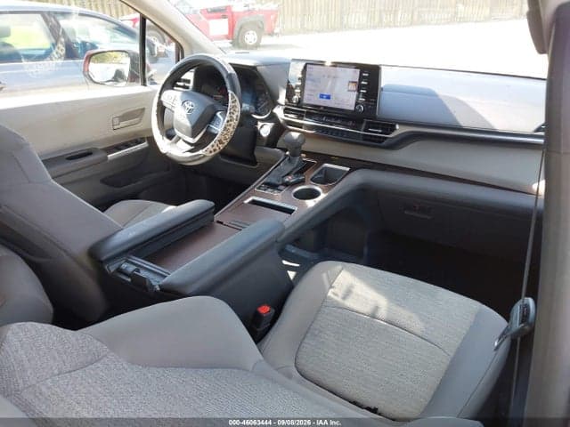 2021 TOYOTA SIENNA LE 5