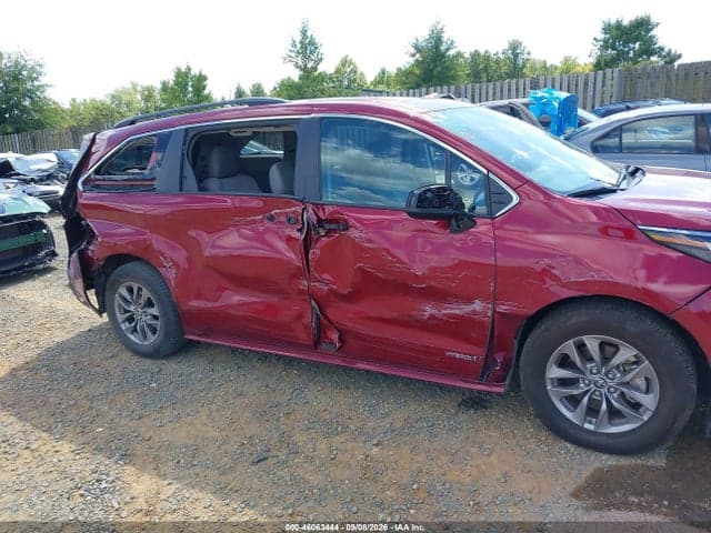 2021 TOYOTA SIENNA LE 6