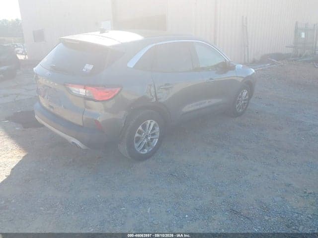 2021 FORD ESCAPE SE 4
