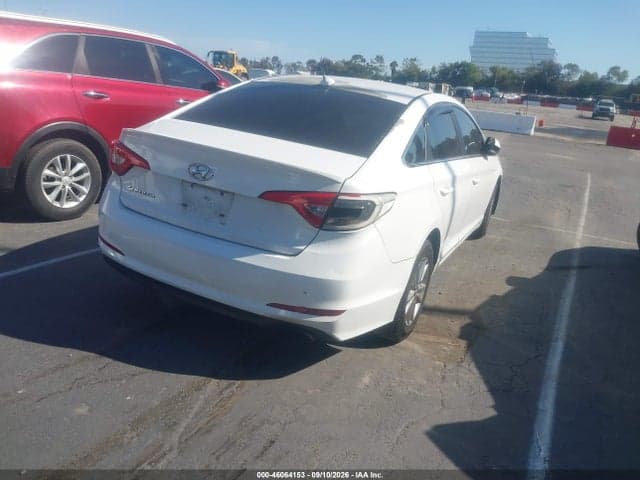 2017 HYUNDAI SONATA SE 4