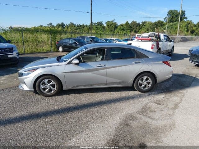2021 HYUNDAI ELANTRA SE 19